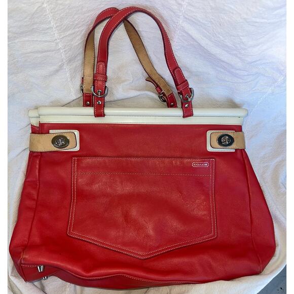 Coach Limited Edition Red and White Leather Turnlock Satchel style 9285 - Picture 2 of 12